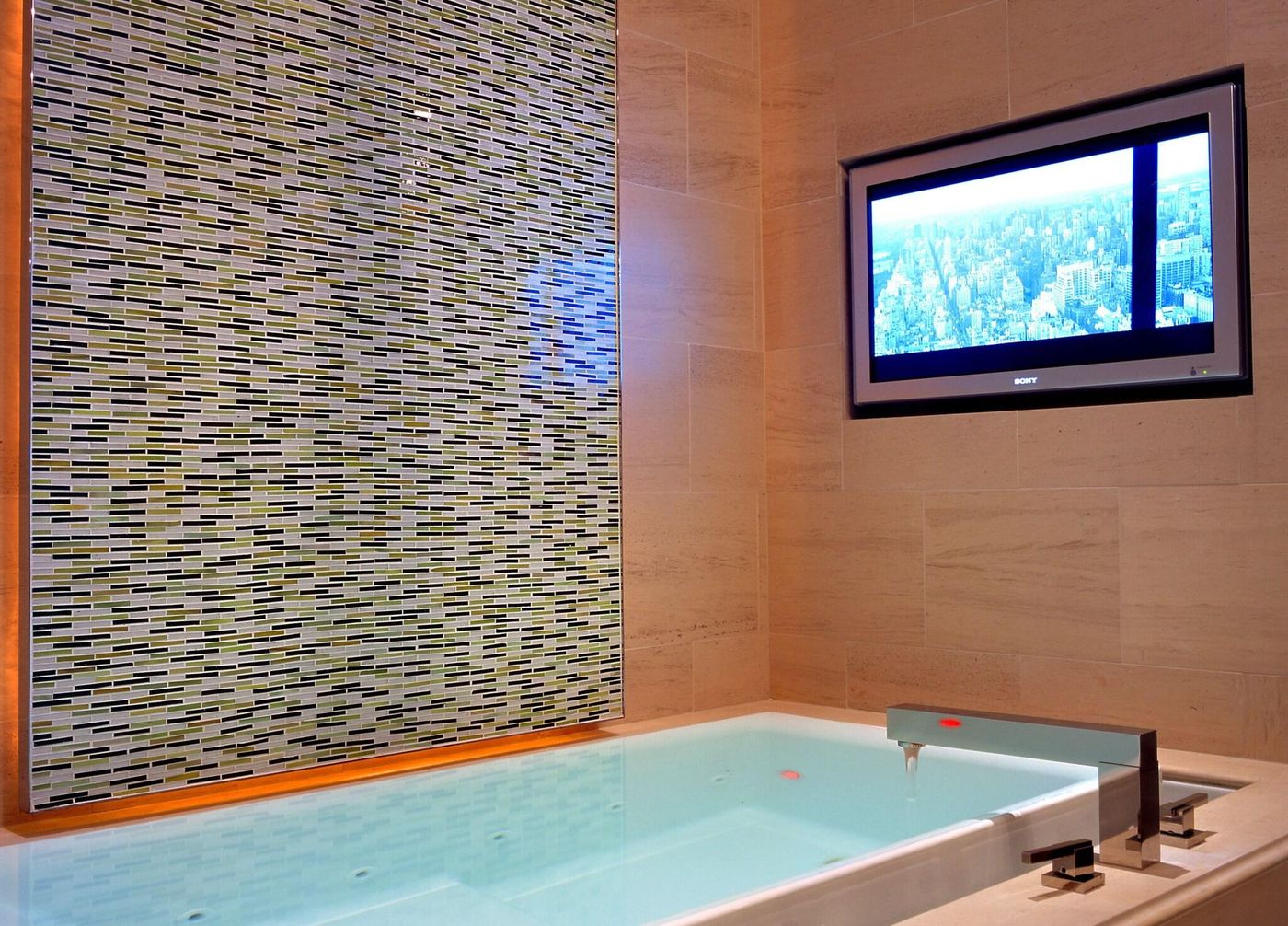 MGM-Grand-Hotel---Casino-Room-74