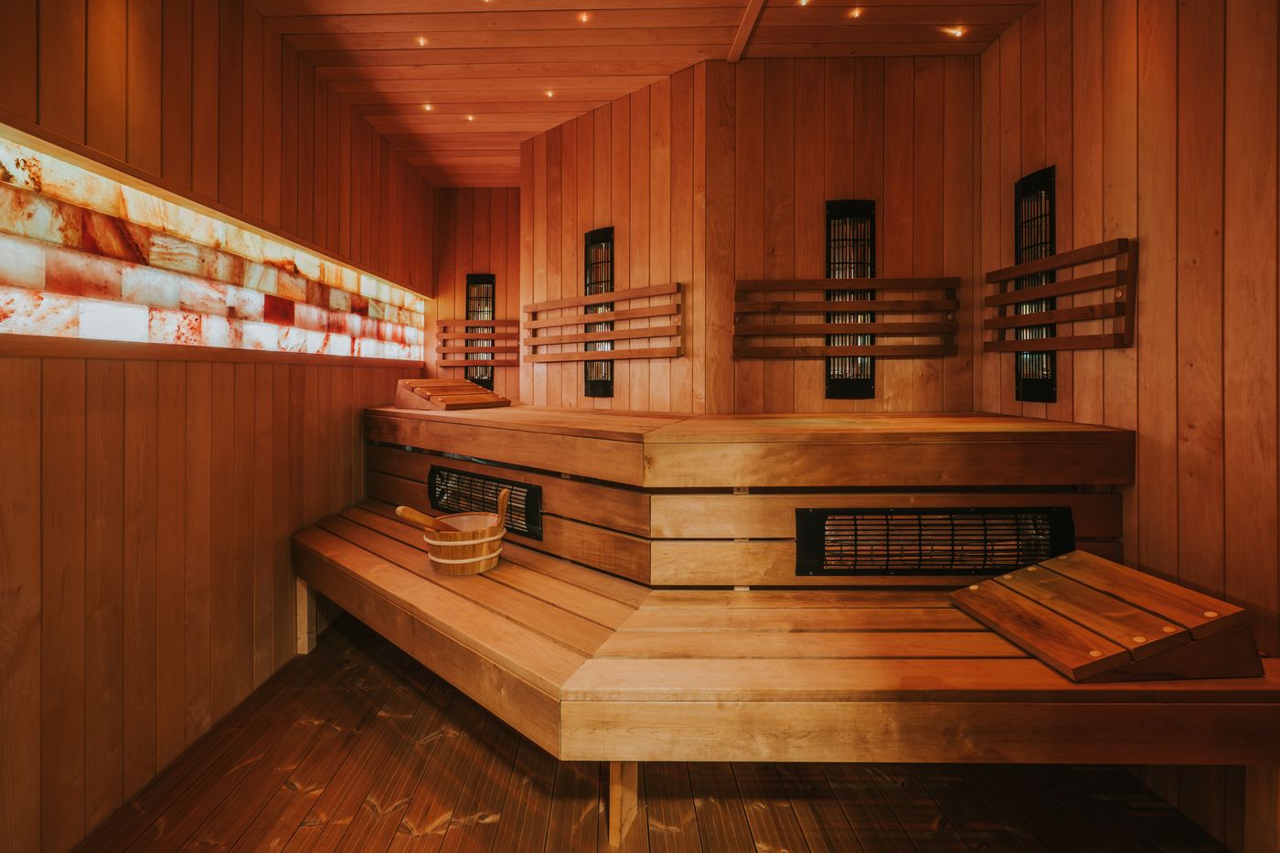 Hotel-Golden-Queen-Sports-and-Entertainment-45