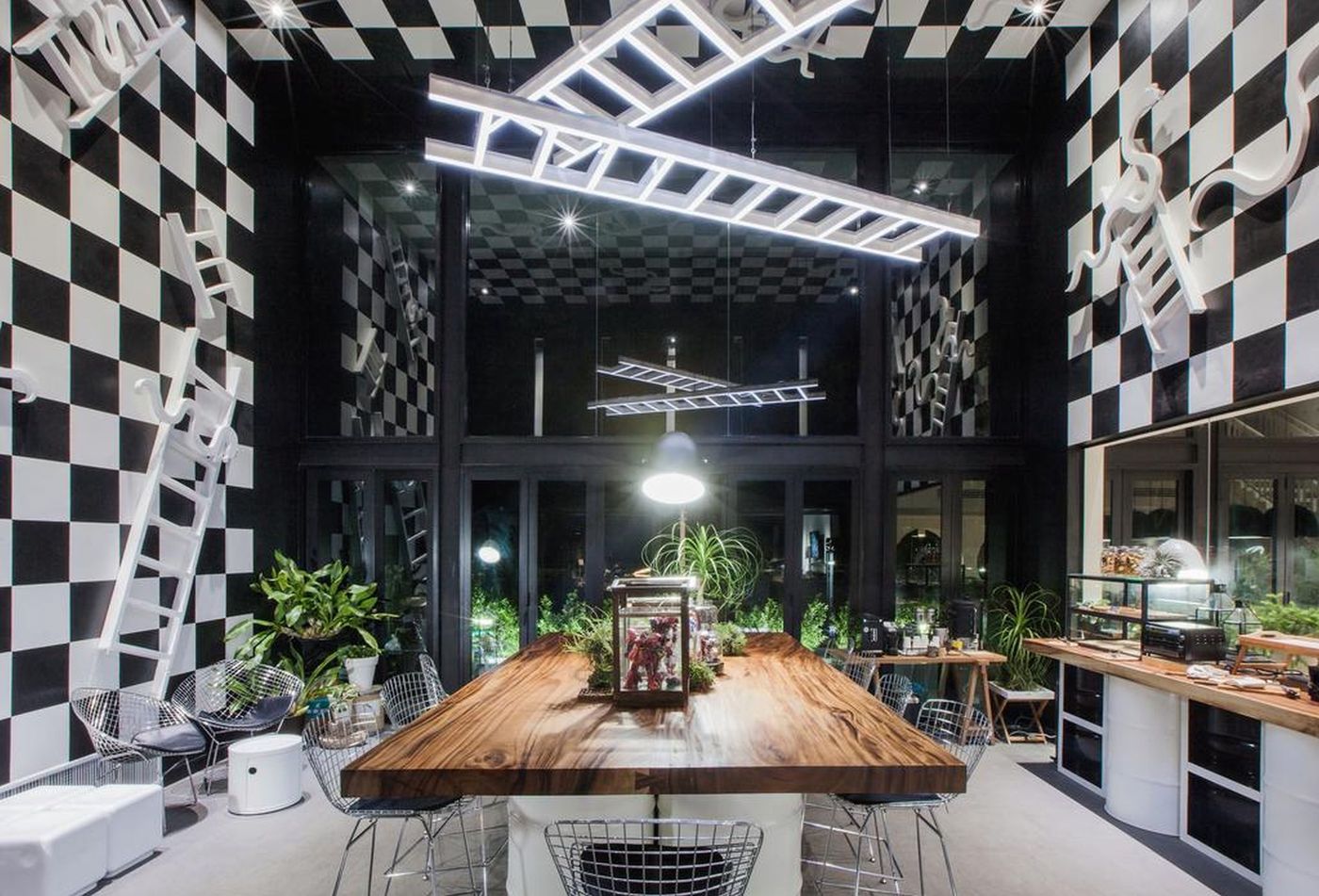 Blu-Monkey-Hub-and-Hotel-Phuket-Restaurant-27