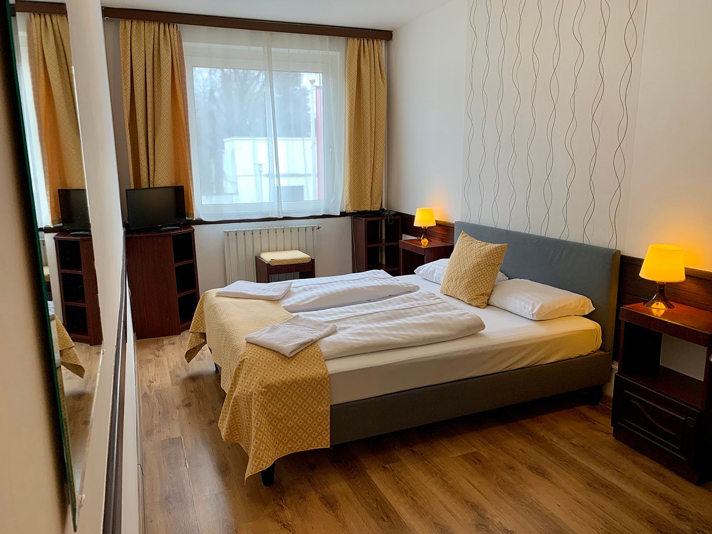 Gloria-Budapest-City-Center-Room-11