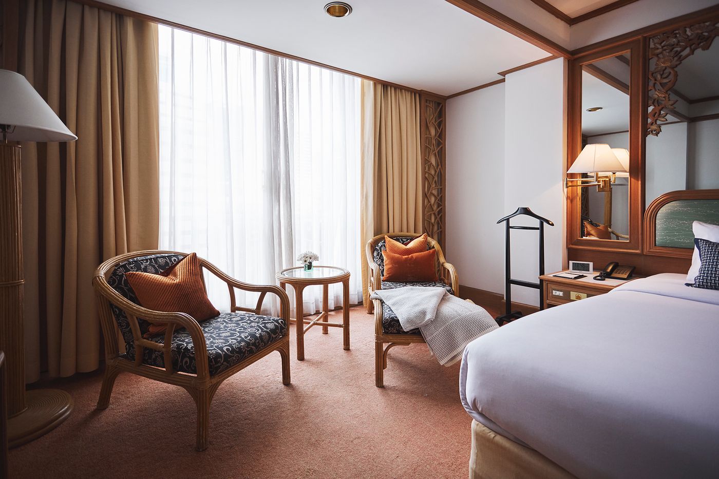 Montien-Hotel-Surawong-Room-33