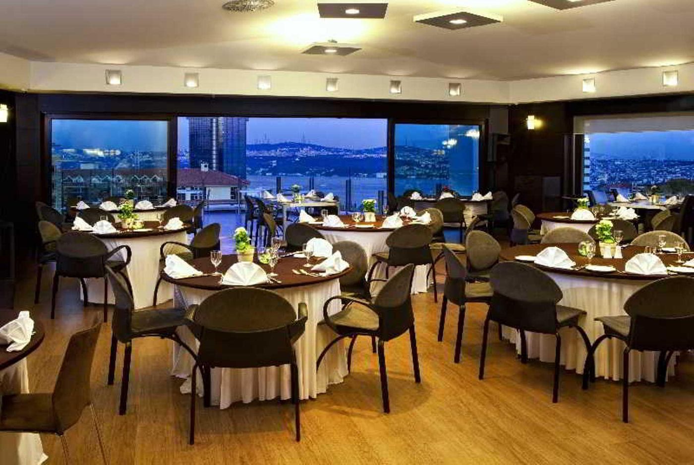 Point-Hotel-Taksim-Restaurant-25