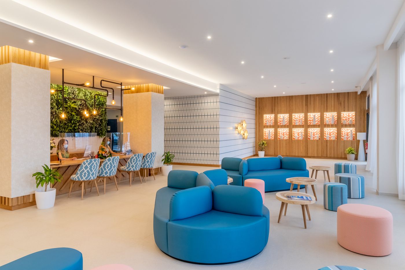 Aqua-Natura-Bay-Lobby-31