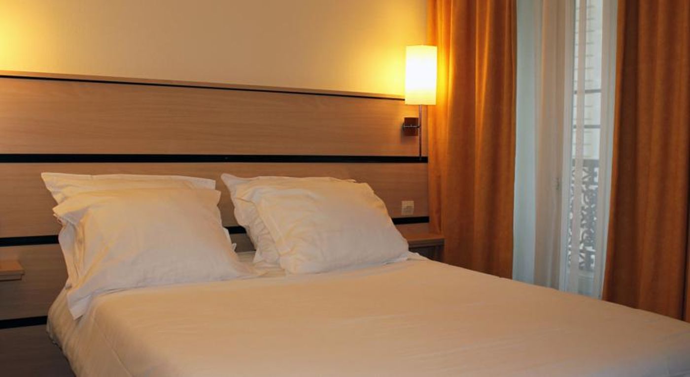New-Hotel-Saint-Lazare-Room-5