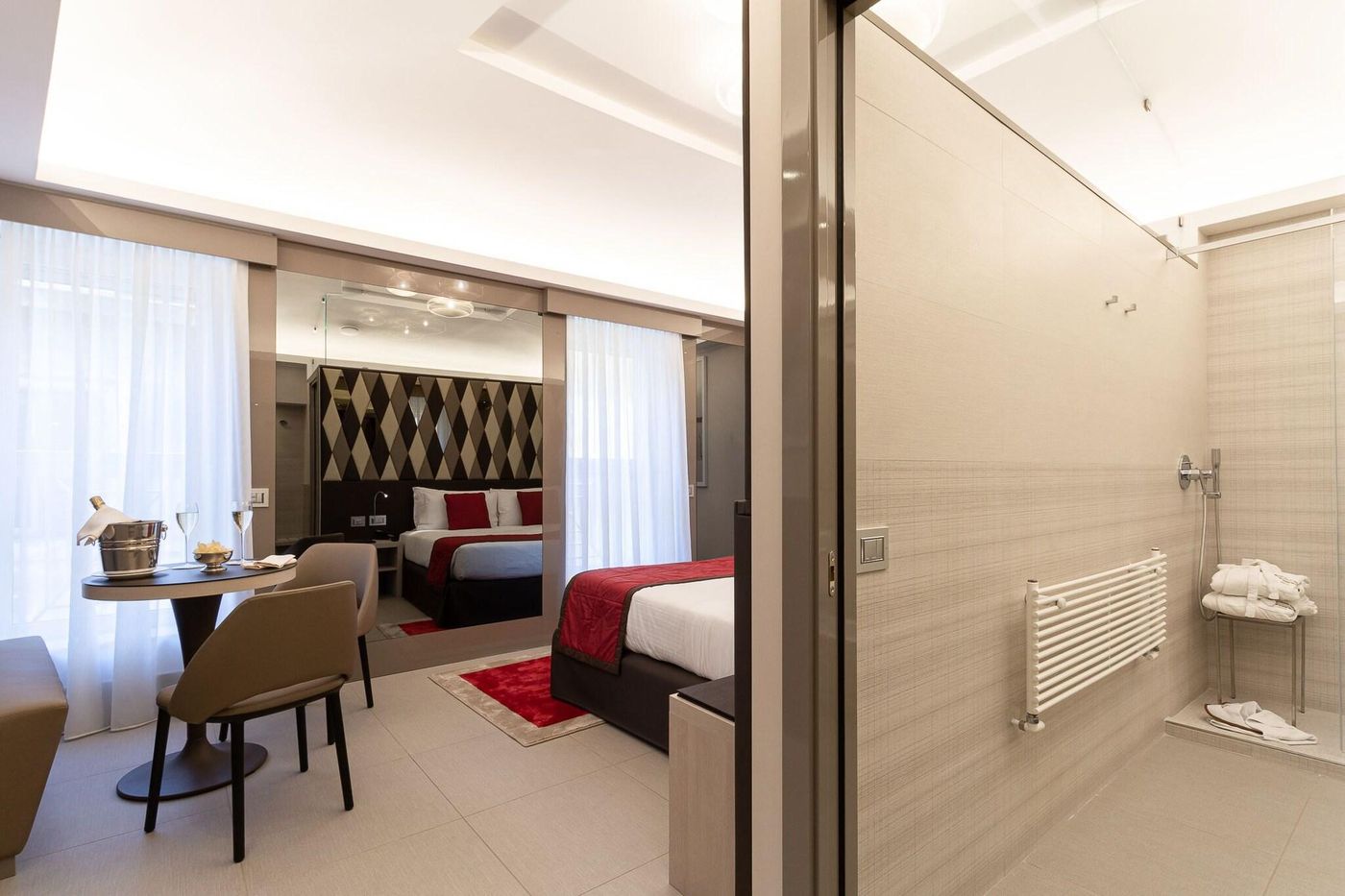 Harry-s-Bar-Trevi-Hotel---Restaurant-Room-30