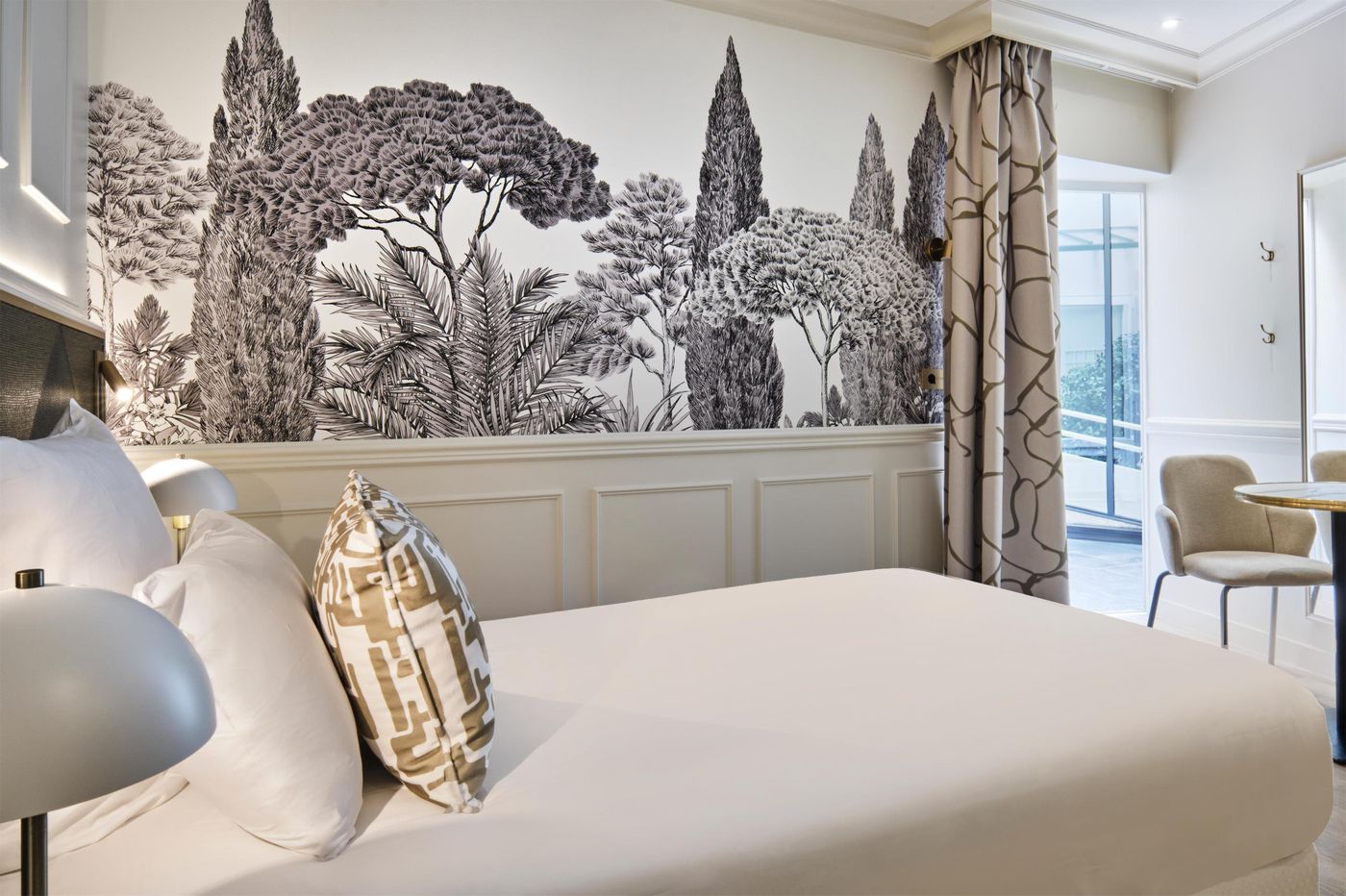 Moulin-Plaza-Room-33