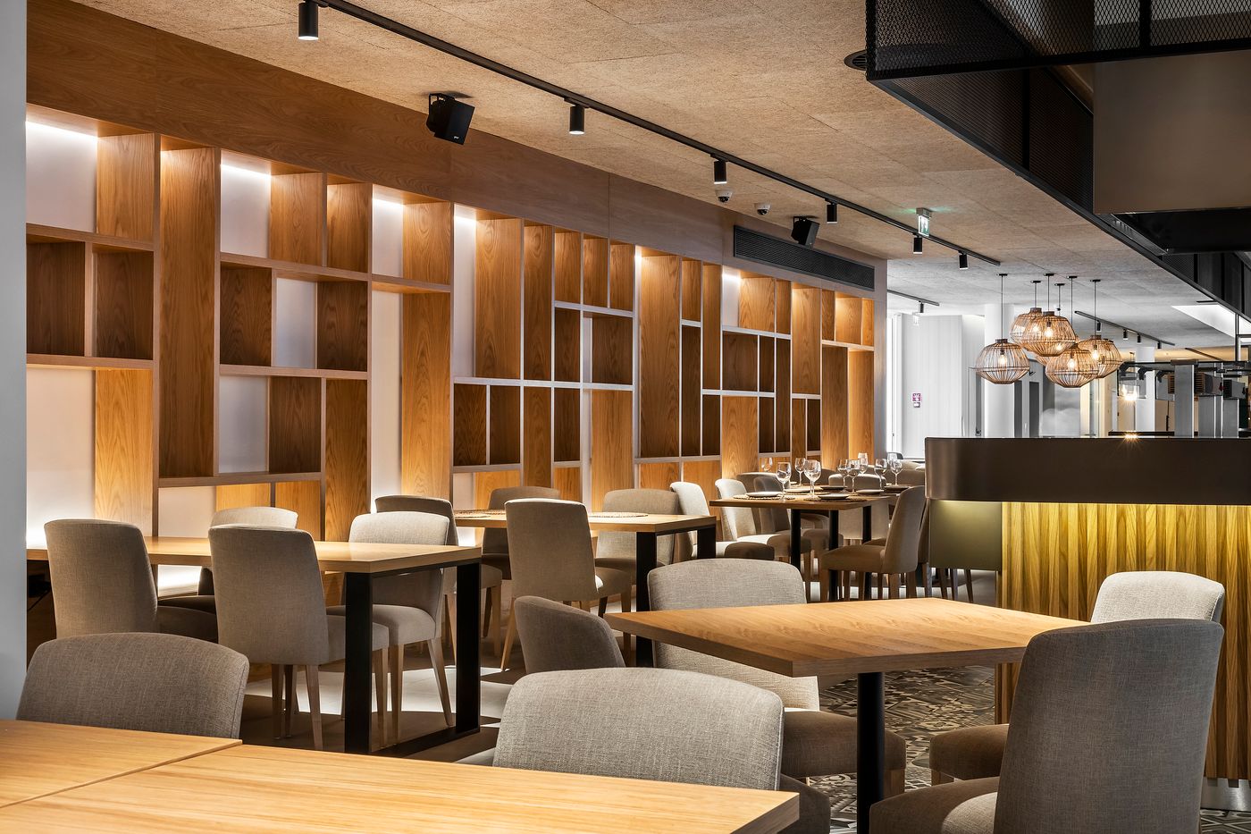 The-Patio-Suite-Hotel-Bar-60