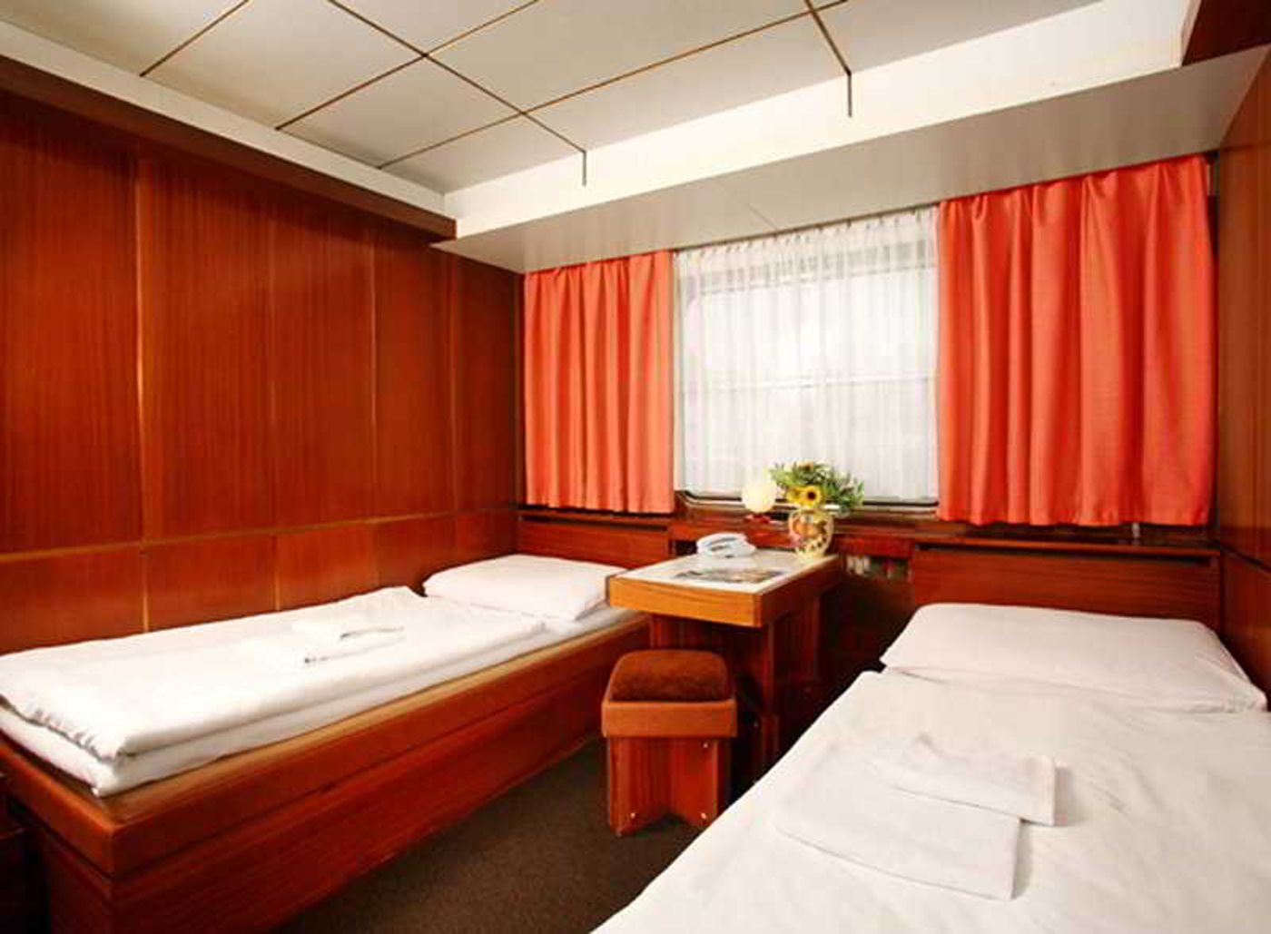 Botel-Albatros-Room-21