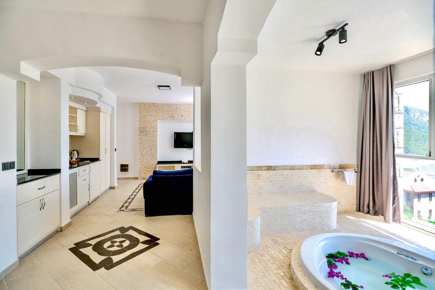 Sertil Deluxe Tropical Suites