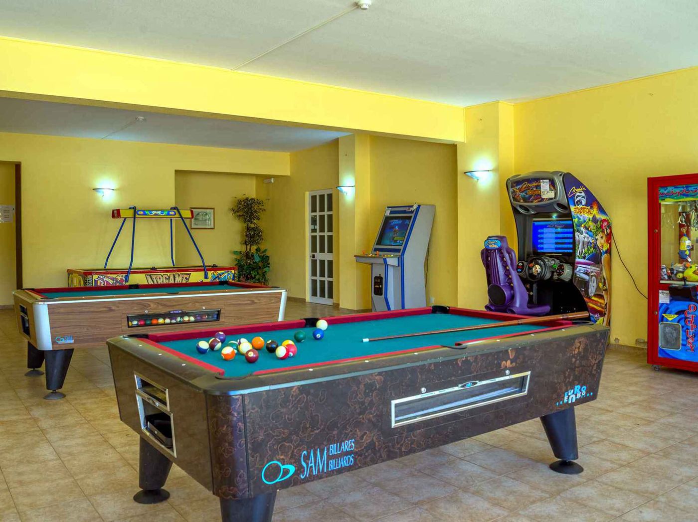 Flor-Da-Rocha-Apartments-Sports-and-Entertainment-46