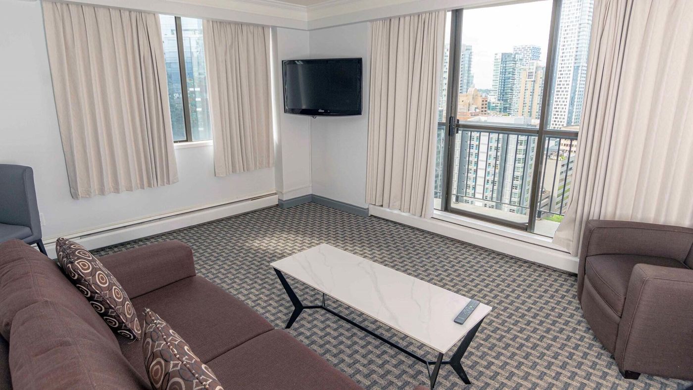 Century-Plaza-Hotel---Spa-Vancouver-Room-47