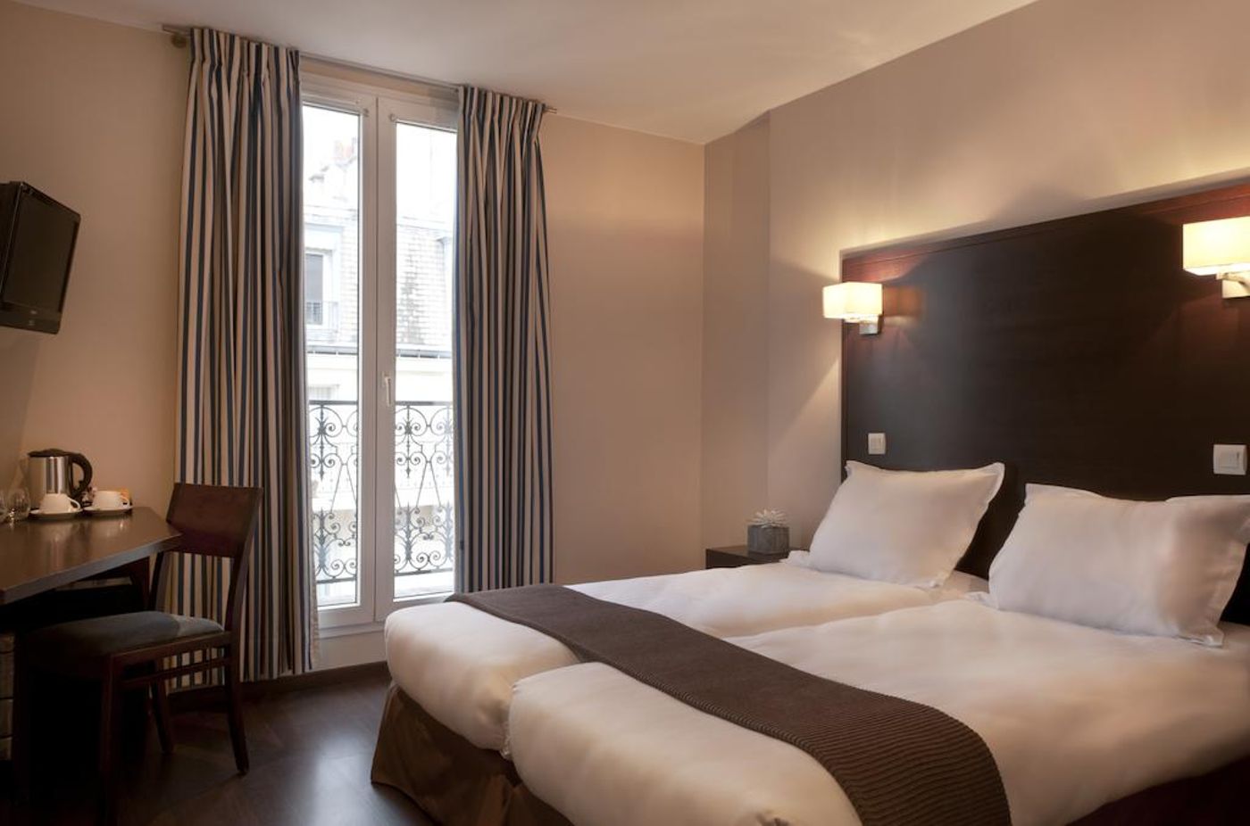 Verlain-France-PARIS-Room-9
