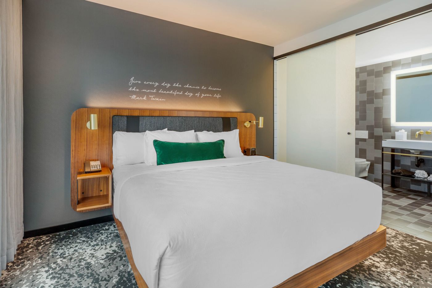 Cambria-Hotel-Boston-Downtown-South-Boston-Room-37