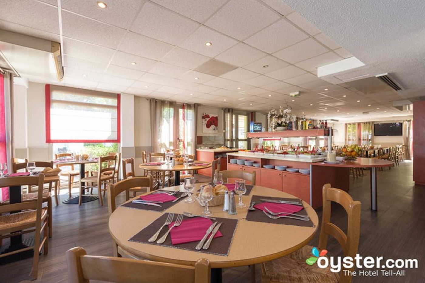 Kyriad-Nice-Ouest-Stade-Saint-Isidore-General-view-18