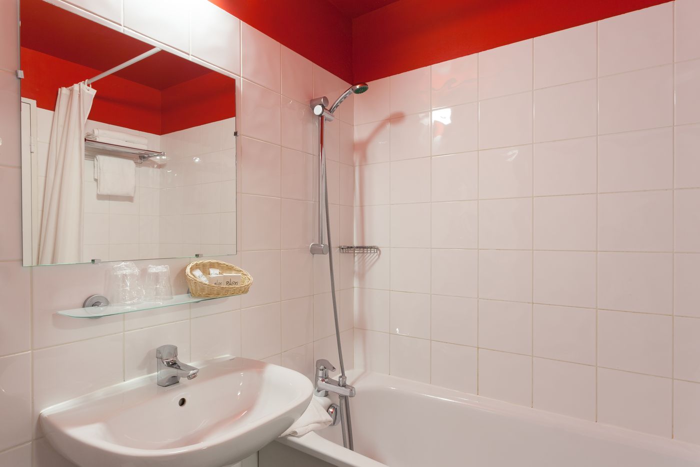 Comfort-Hotel-Paris-La-Fayette-Room-20