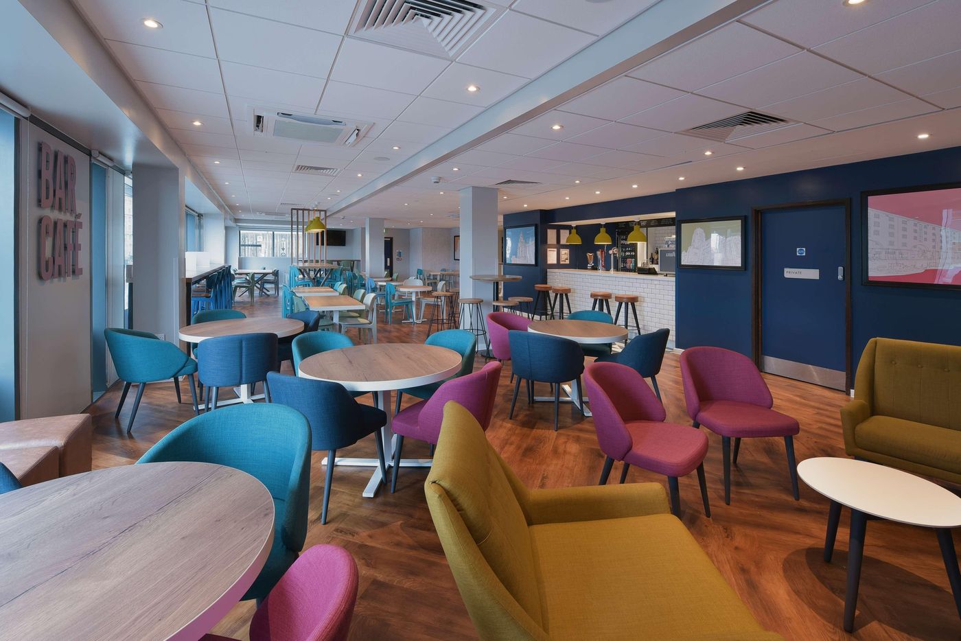 Travelodge Liverpool Central The Strand-United Kingdom-LIVERPOOL-Restaurant-6
