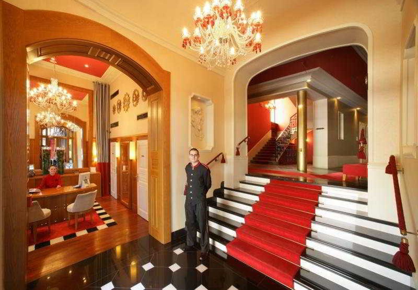 Mamaison-Hotel-Riverside-Prague-Lobby-7