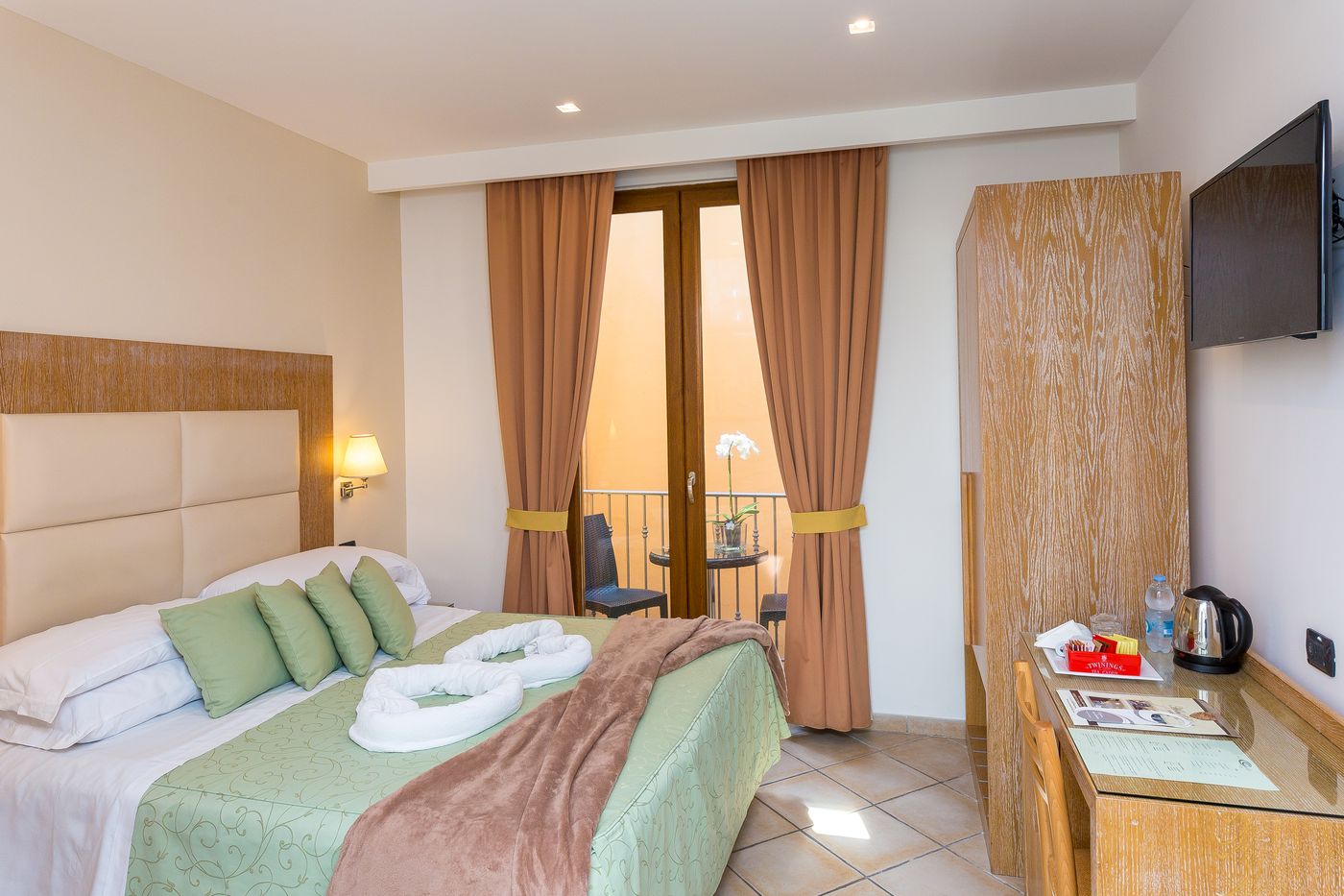 Sorrento-City-Room-31