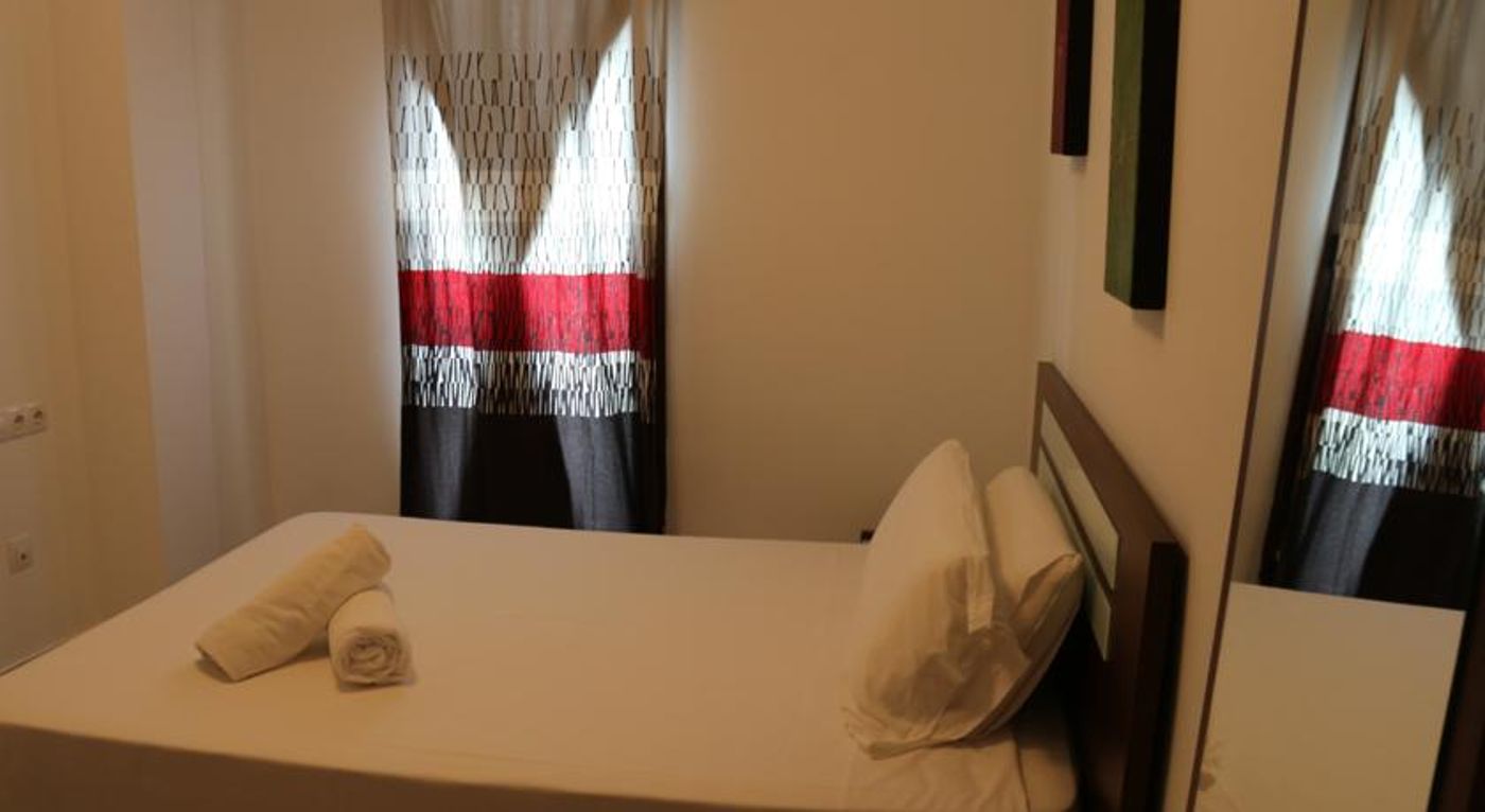 AT-Palacio-de-Luja-Room-13