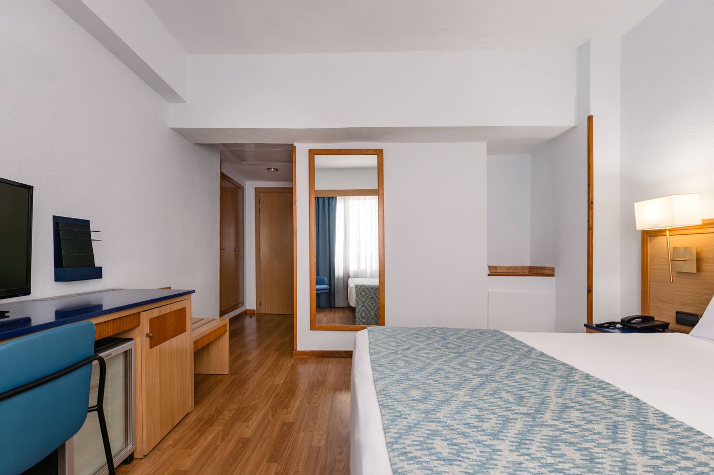 Catalonia-las-Vegas-Room-35