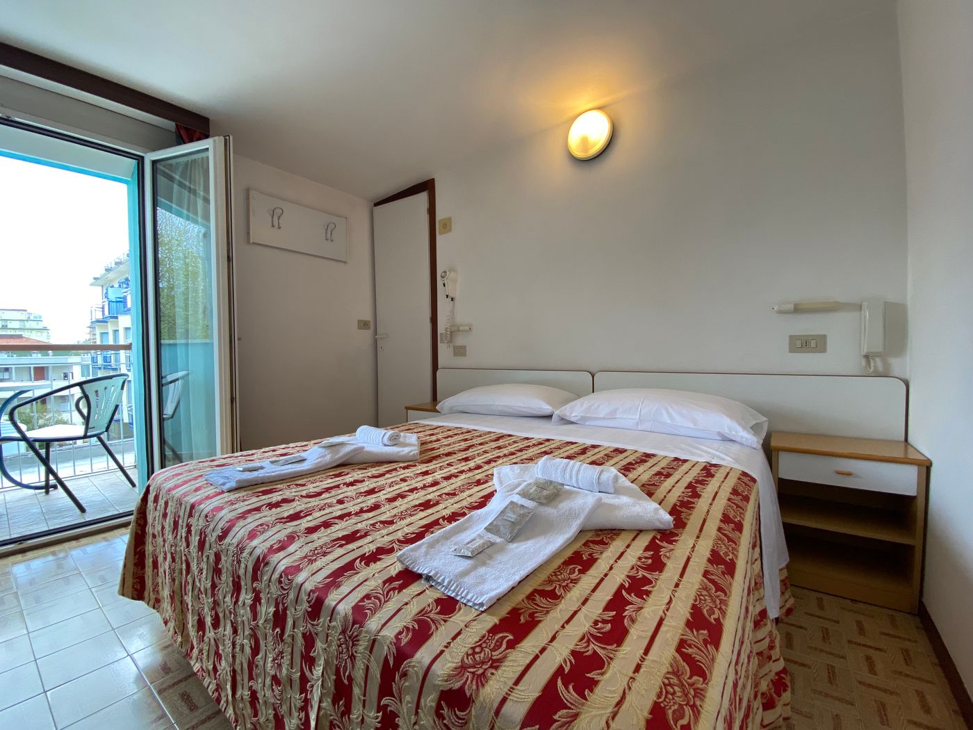 Hotel Nanni Garni-Italy-RIMINI-Room-10