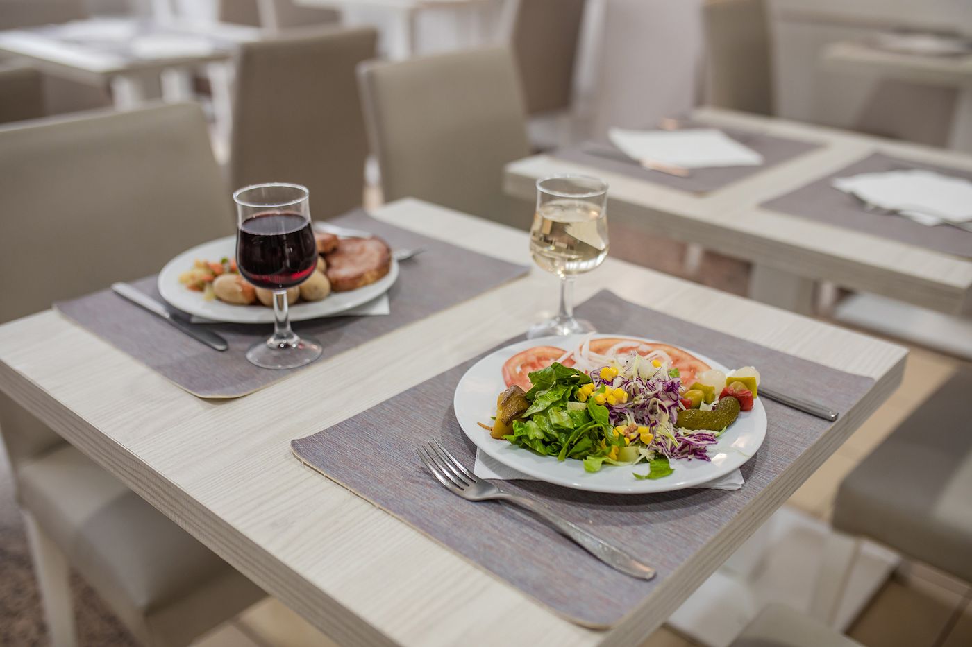 Servatur-Waikiki-Restaurant-55