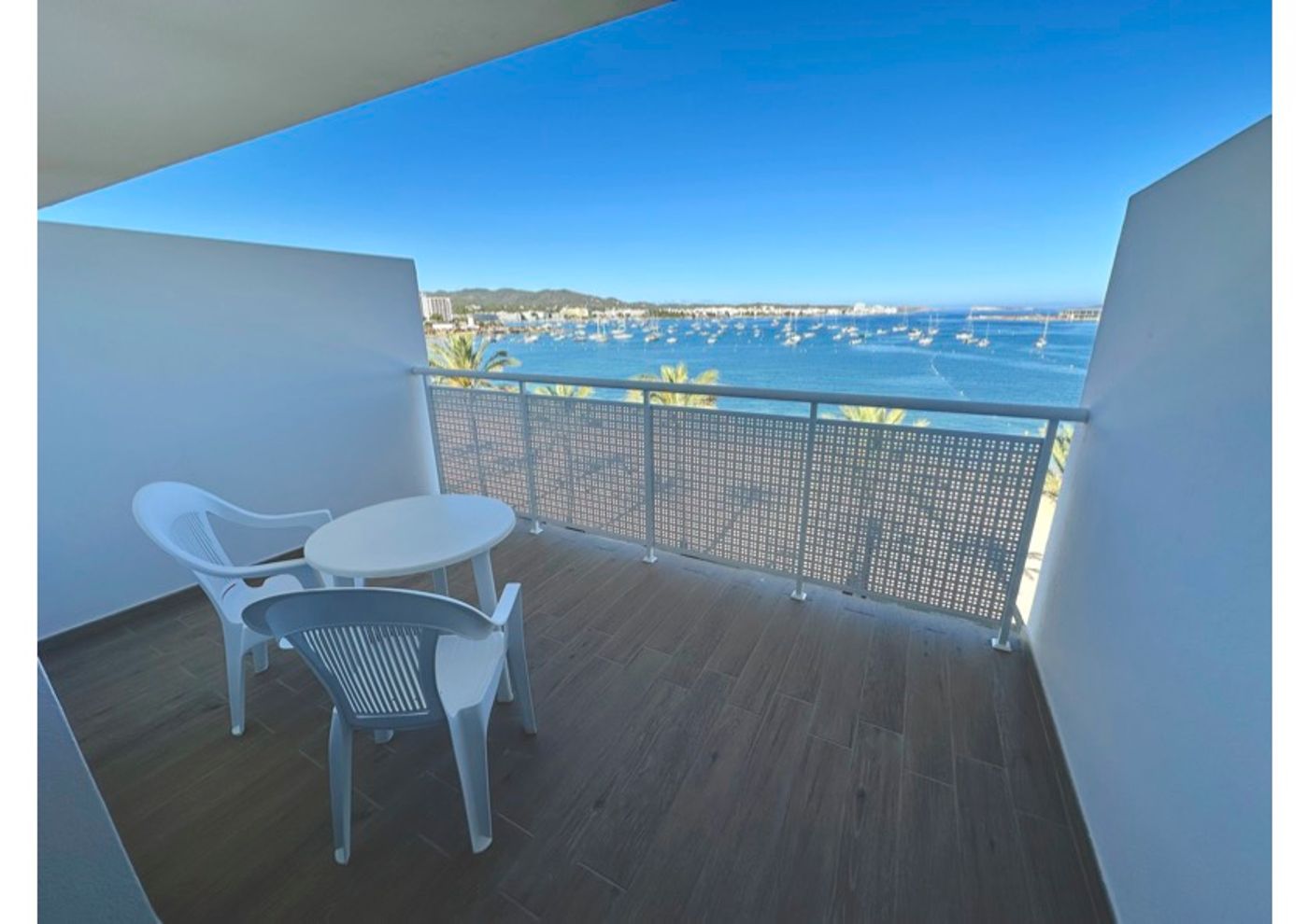 16.12.25 Hotel Arenal