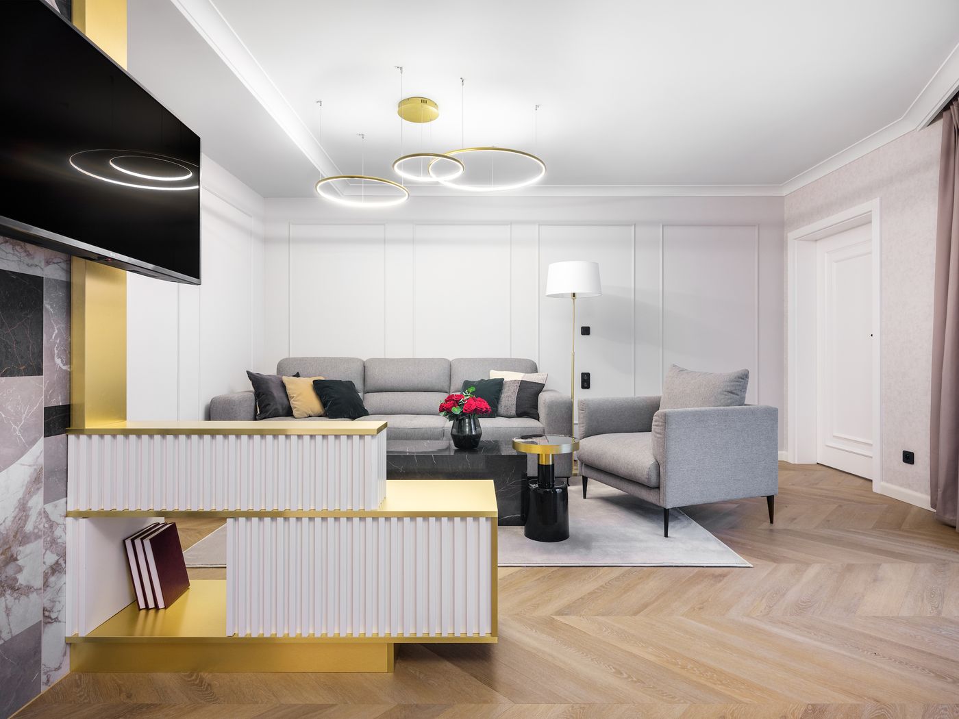 Hotel-Golden-Queen-Room-9