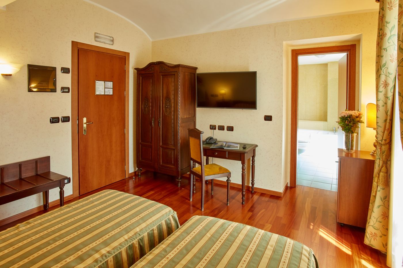 Hotel Liberty - Italy - Torino - Room - 8