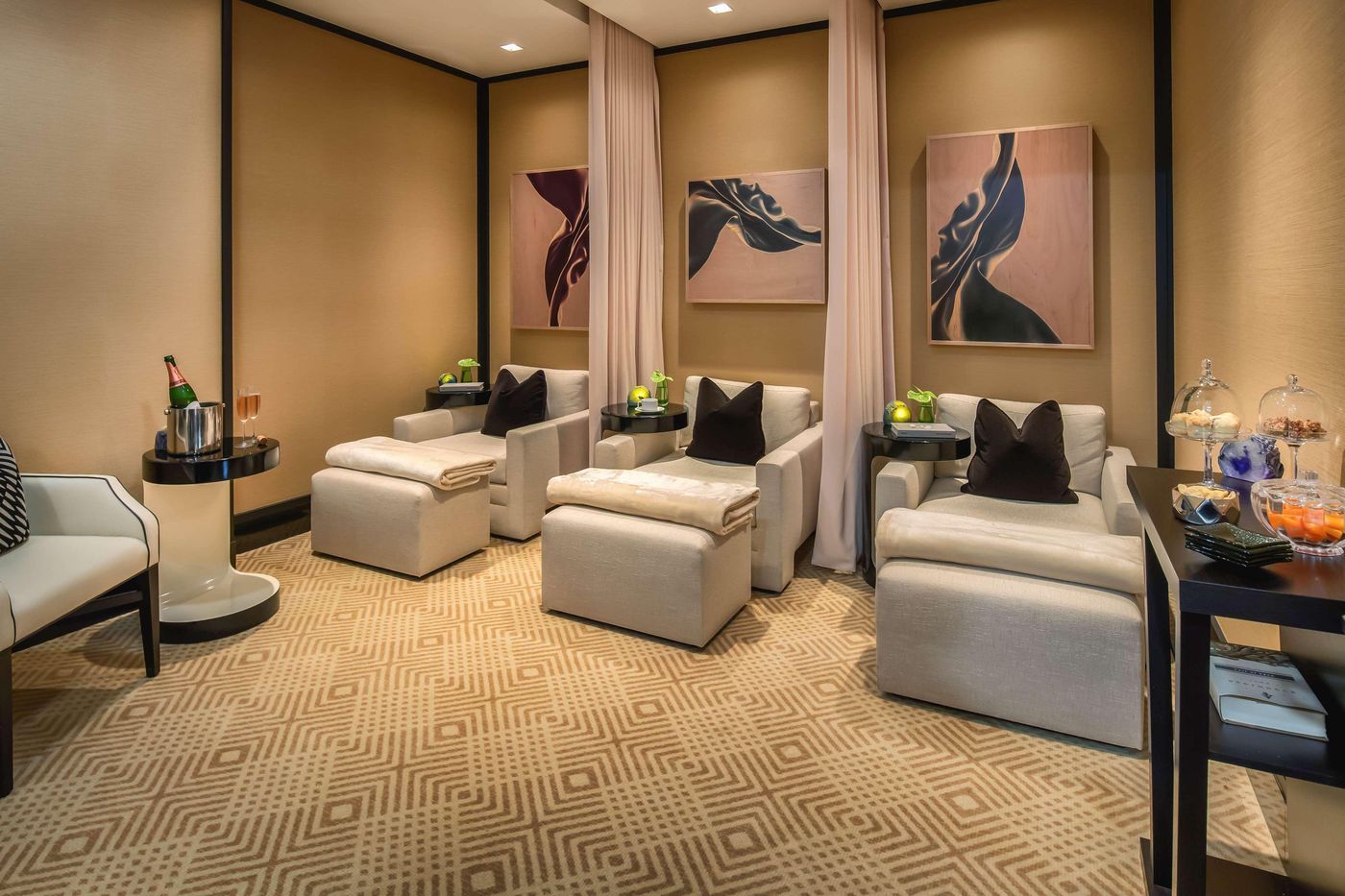 Waldorf-Astoria-Beverly-Hills--CA-General-view-15