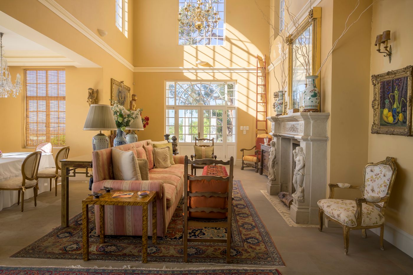 Colona-Castle-Lobby-6