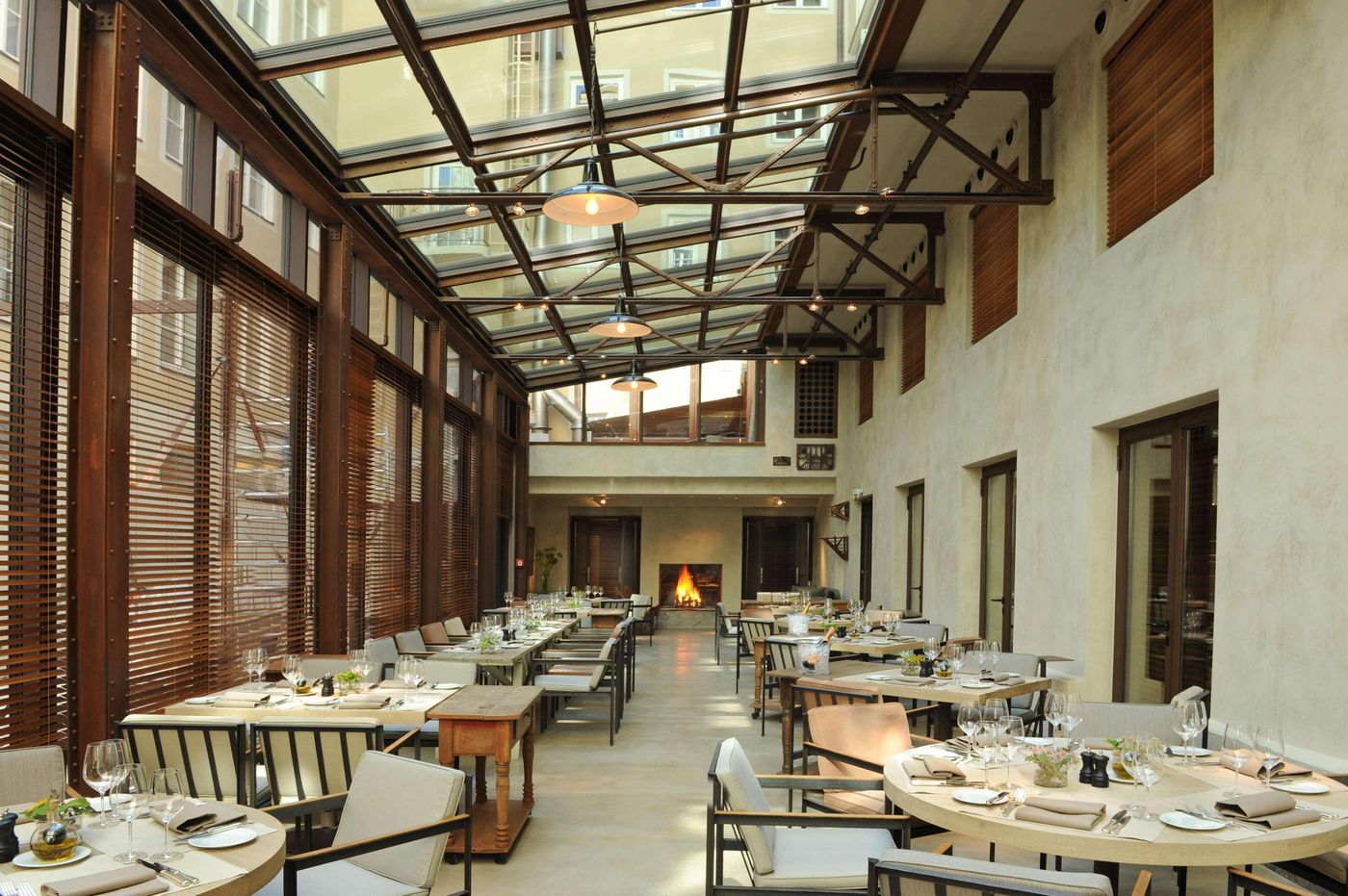 Hotel-Bayerischer-Hof-Munich-Restaurant-54