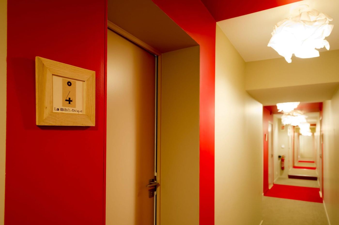 Hôtel Restaurant La Sorelle - France - VILLETTE-SUR-AIN - Lobby - 3