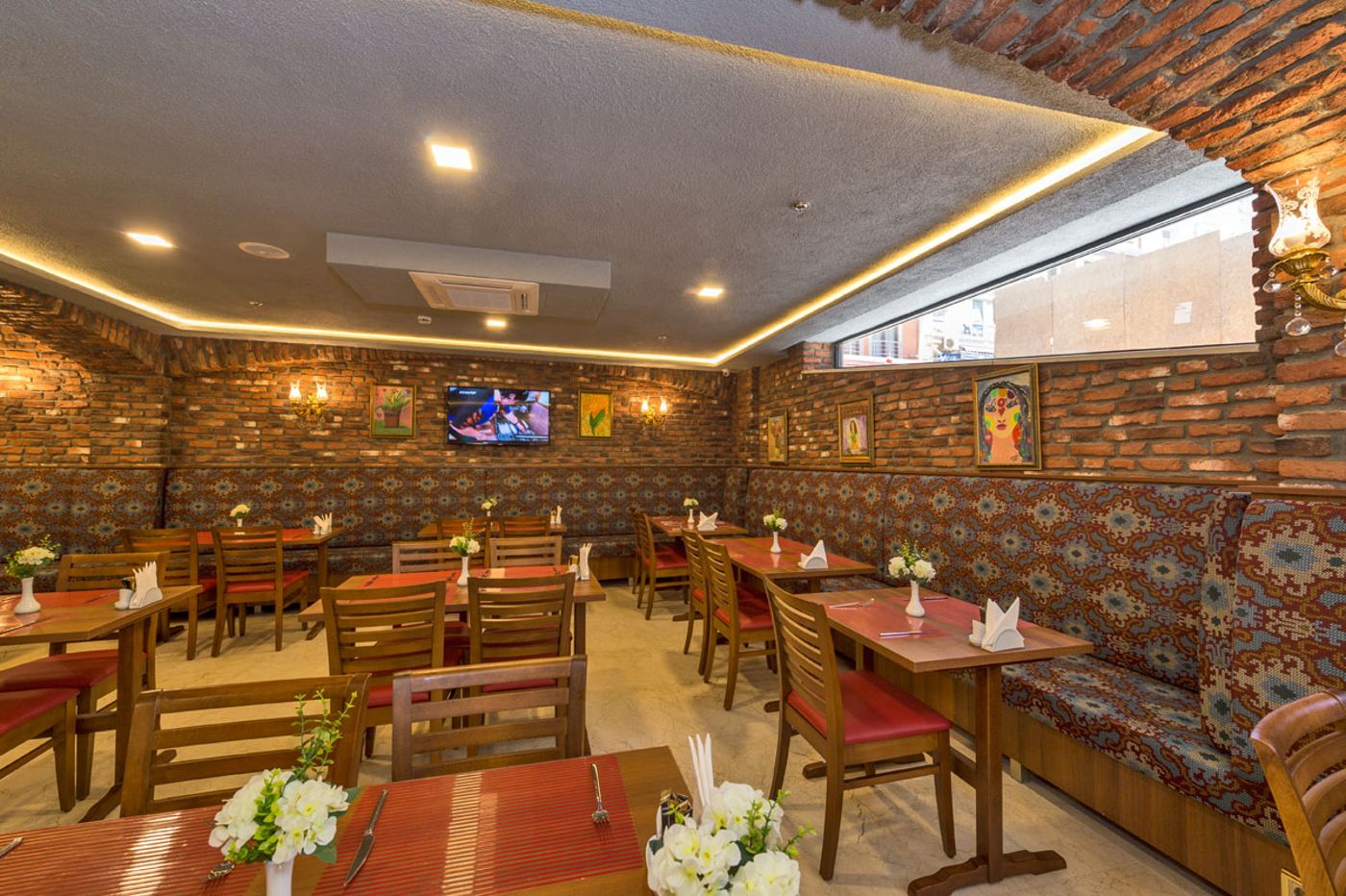 Aprilis-Gold-Hotel-Restaurant-45