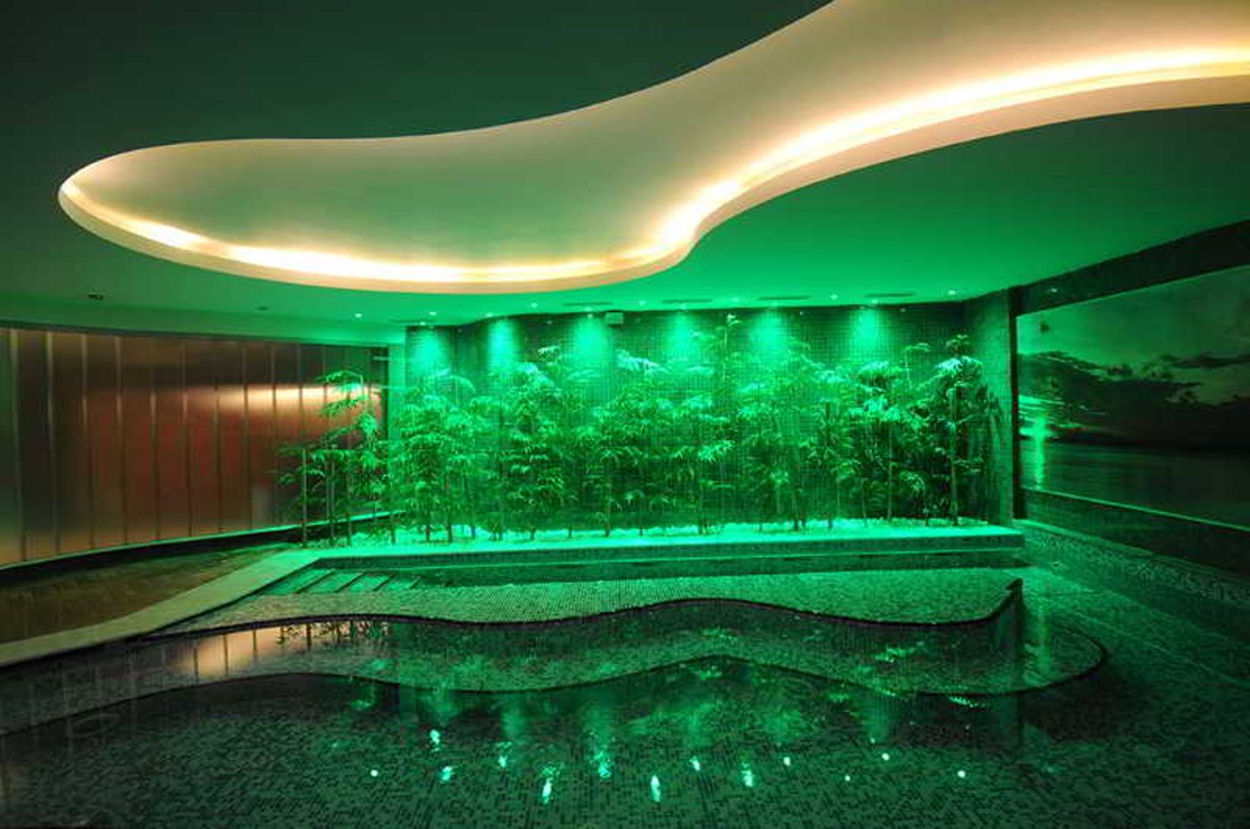 Gold-Island-Hotel-Sports-and-Entertainment-49