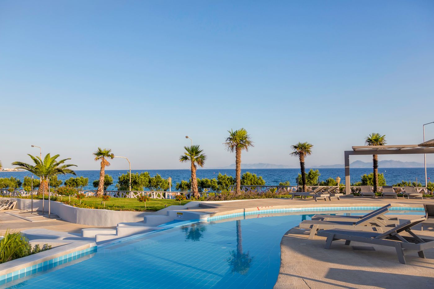 Akti-Imperial-Deluxe-Resort---Spa-Dolce-by-Wyndham-Pool-10