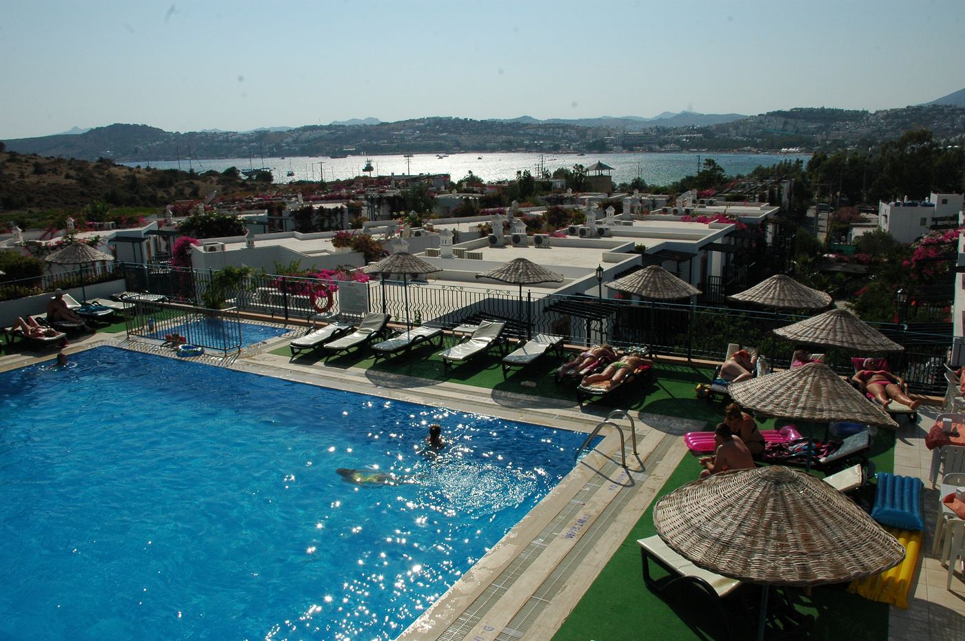 Jasmin-Beach-Hotel-Pool-14