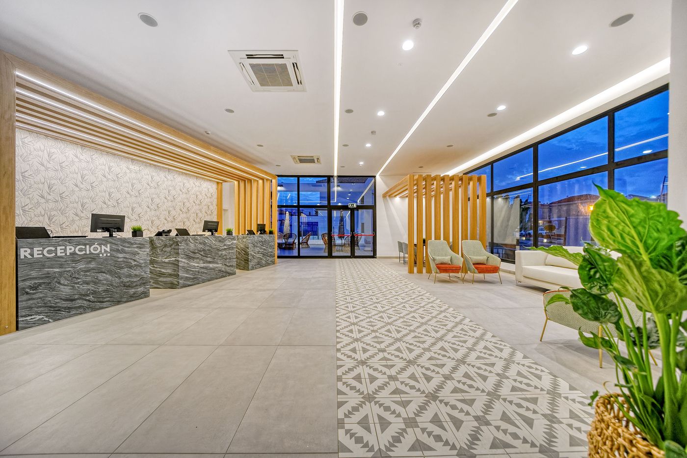 Broncemar-Beach-Lobby-64