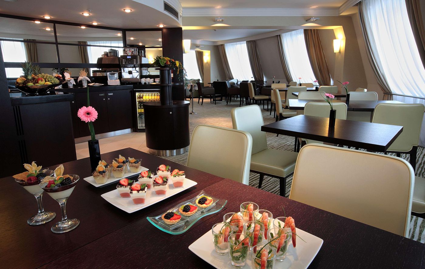 Hilton-Prague-Old-Town-Bar-53