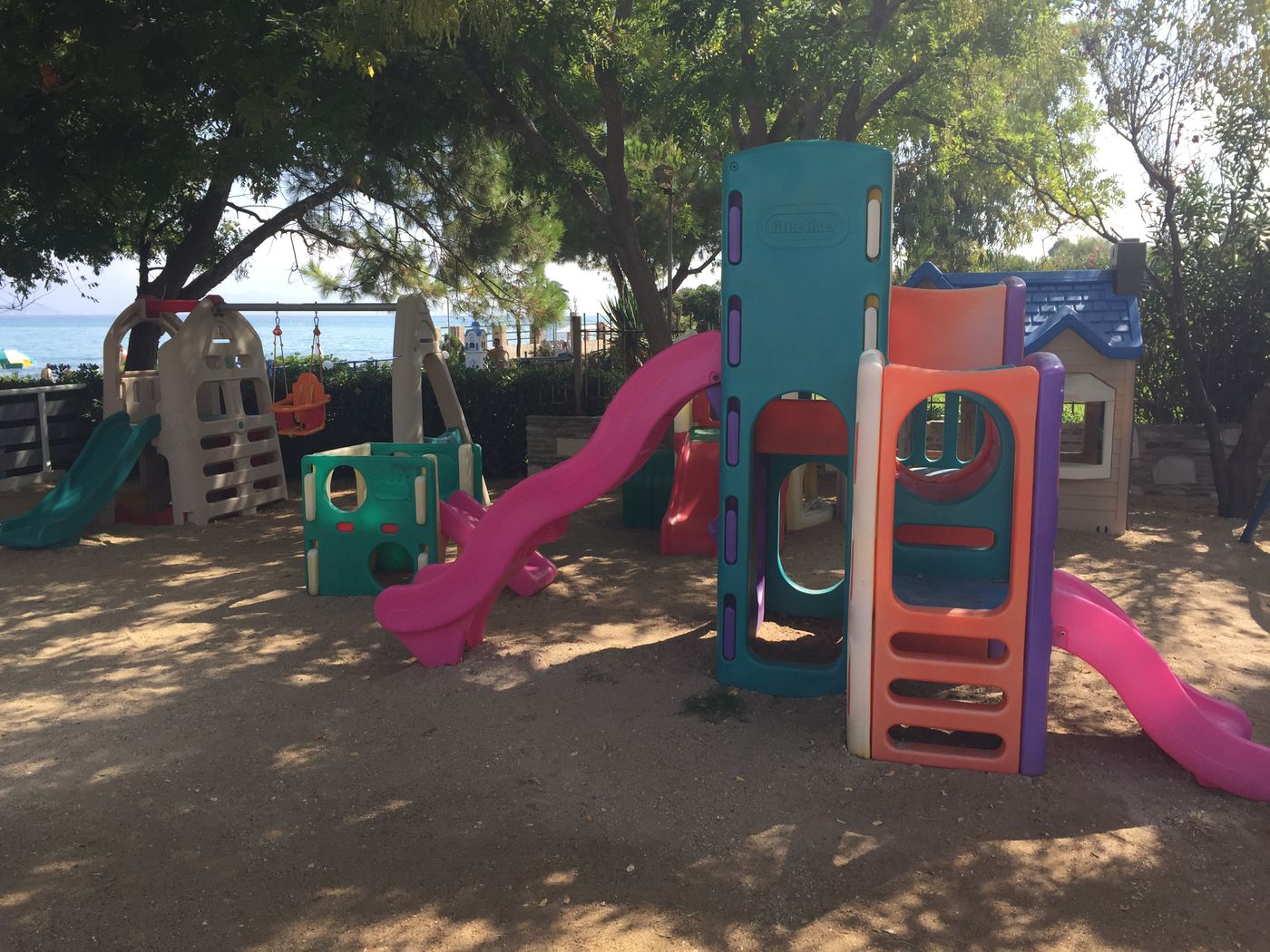 Naias-Beach-Hotel-Sports-and-Entertainment-45