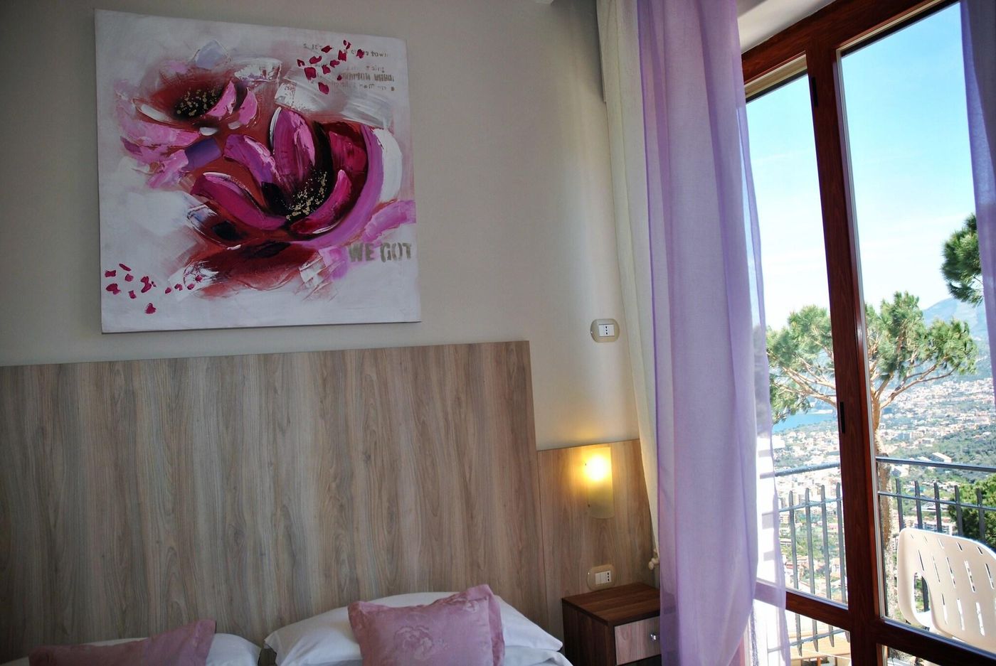 Villa-Fiorita-Room-10