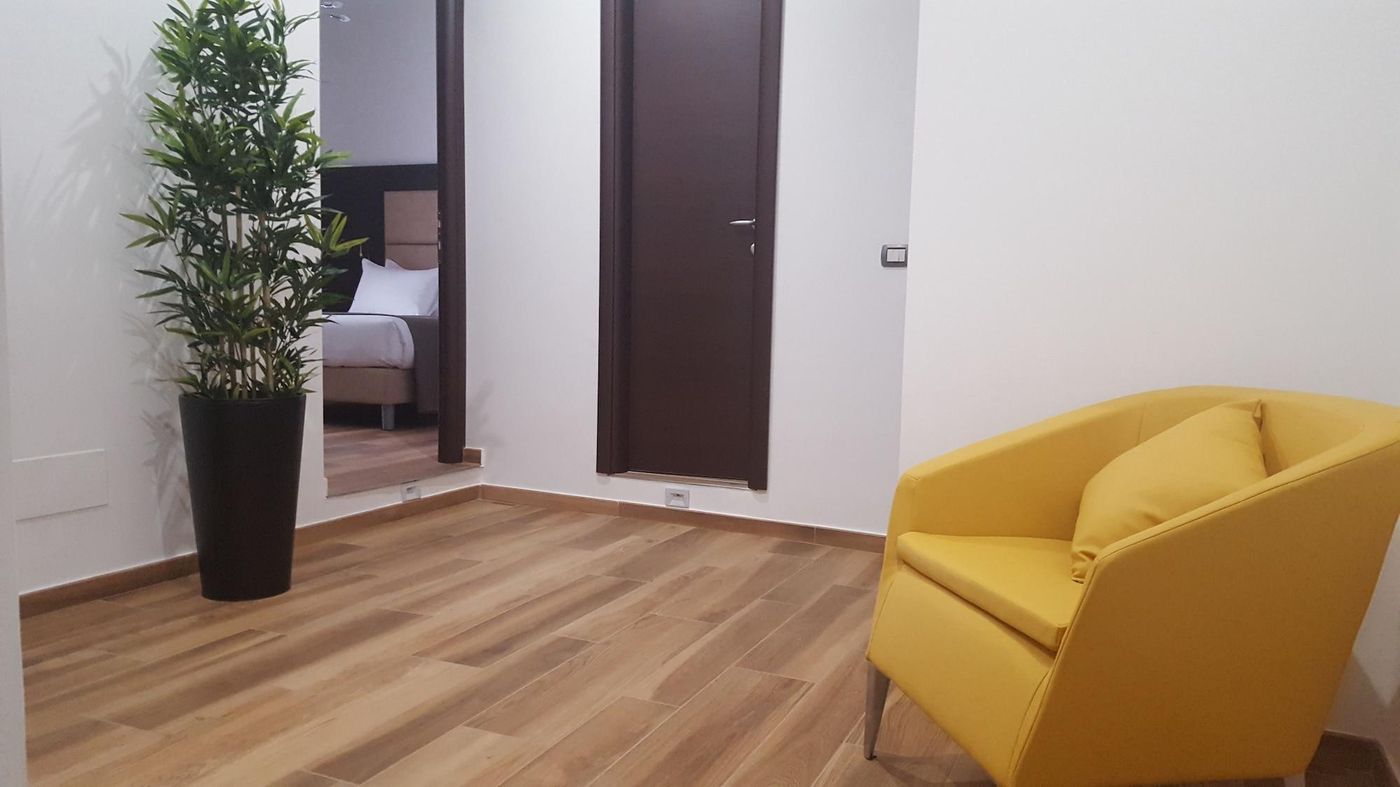 Una-Finestra-Su-Monti-Lobby-14