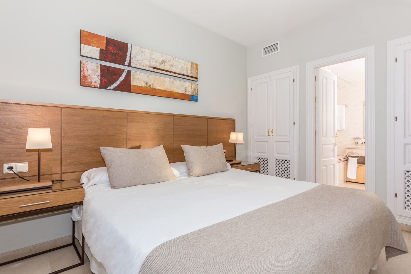 Ona-Alanda-Club-Marbella-Room-25