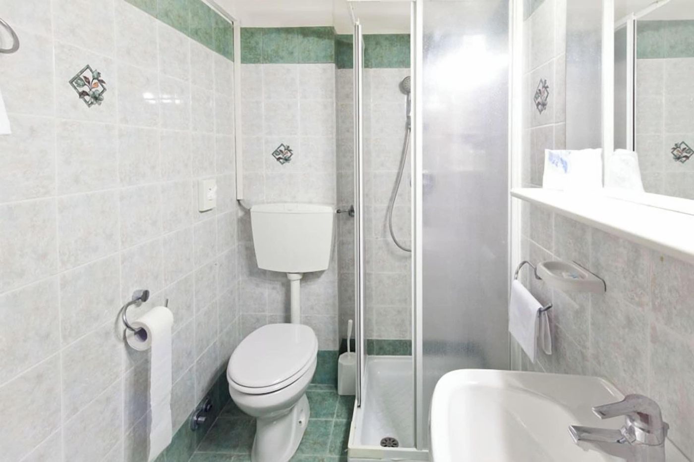 Terminus-E-Plaza-Room-27