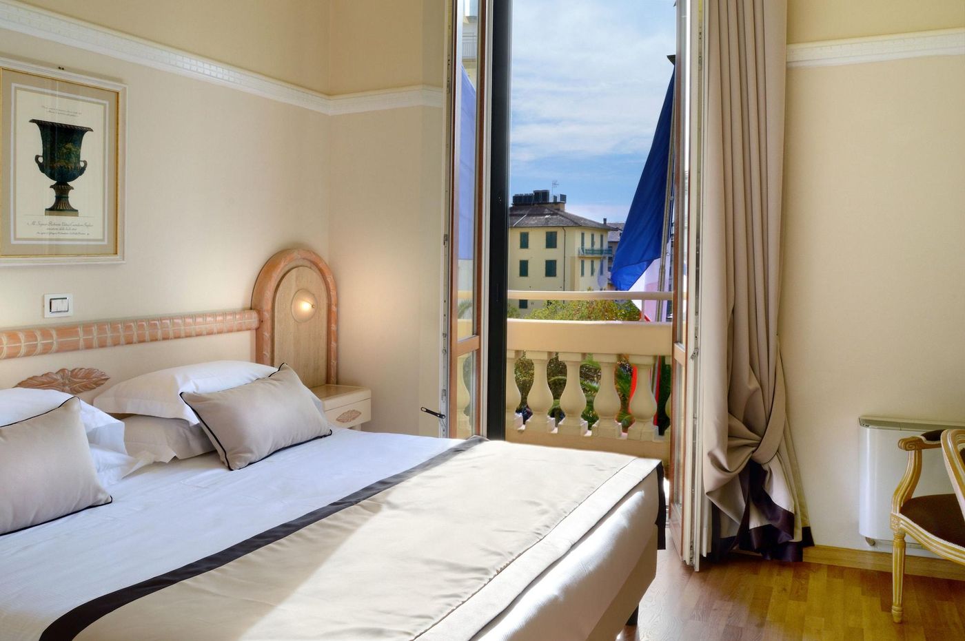 Grand-Hotel-Vittoria-Room-3