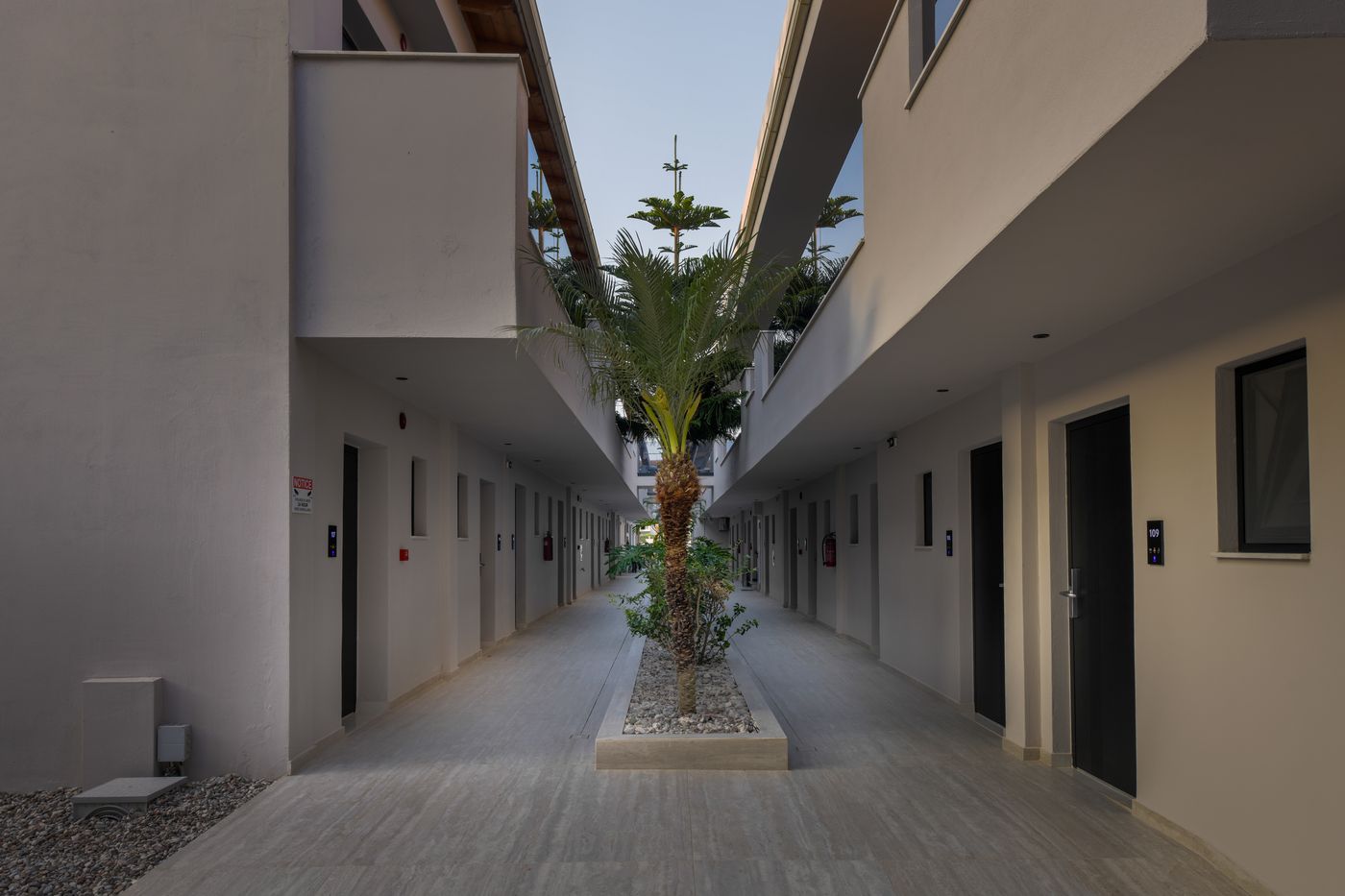 Canadian-Hotel-General-view-12