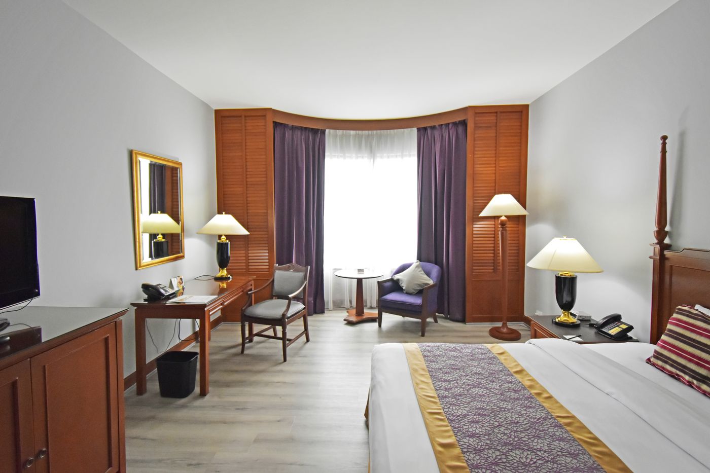 Century-Park-Room-27