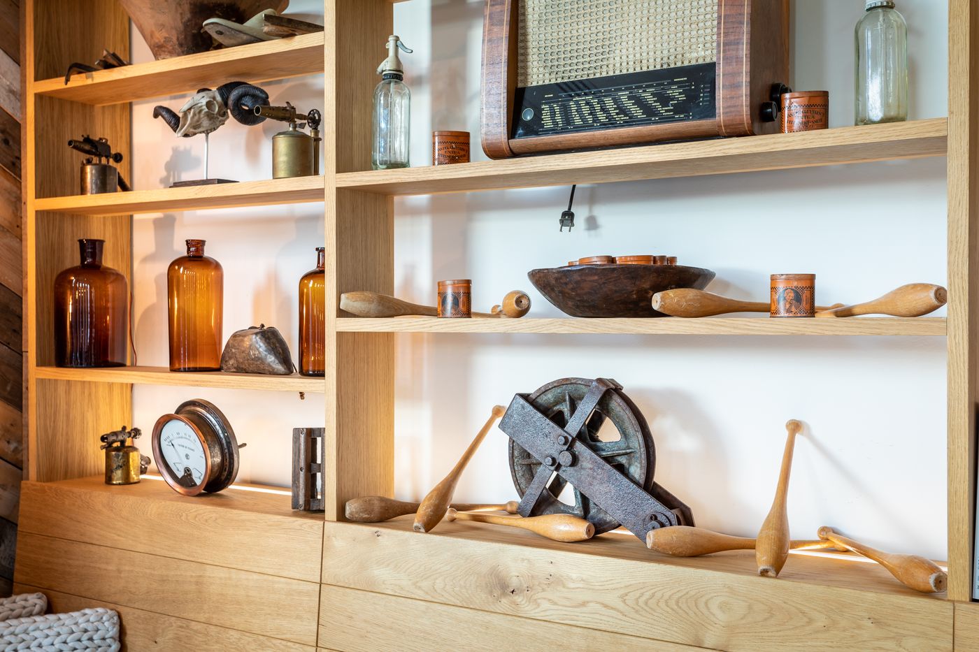 Urban-Lodge-Hotel-Lobby-27