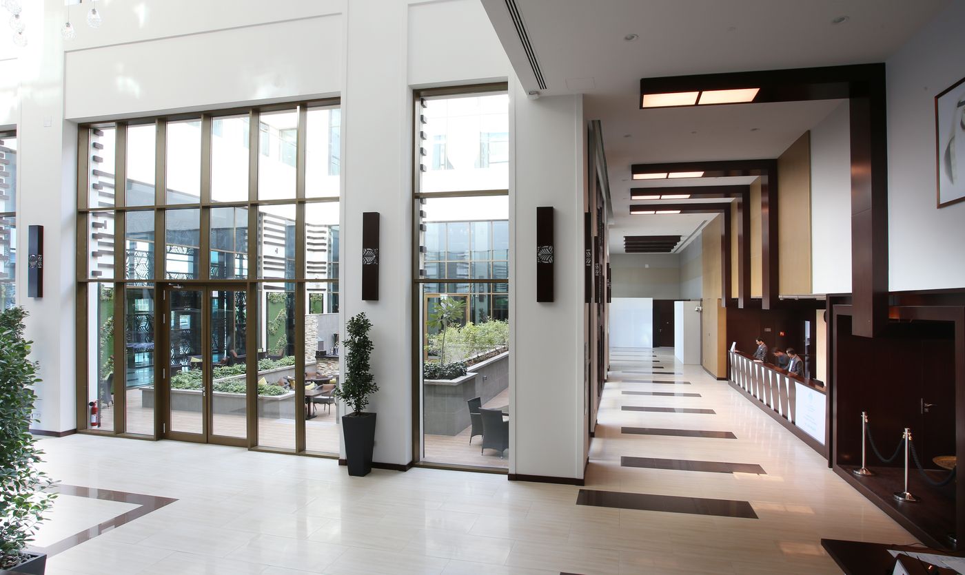 Metropolitan-Hotel-on-Sheikh-Zayed-Road-Dubai-Lobby-73