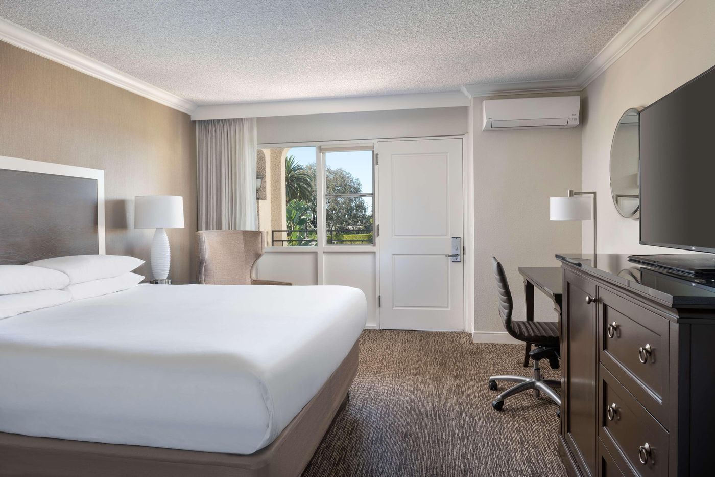 Hyatt-Regency-Newport-Beach-Room-18